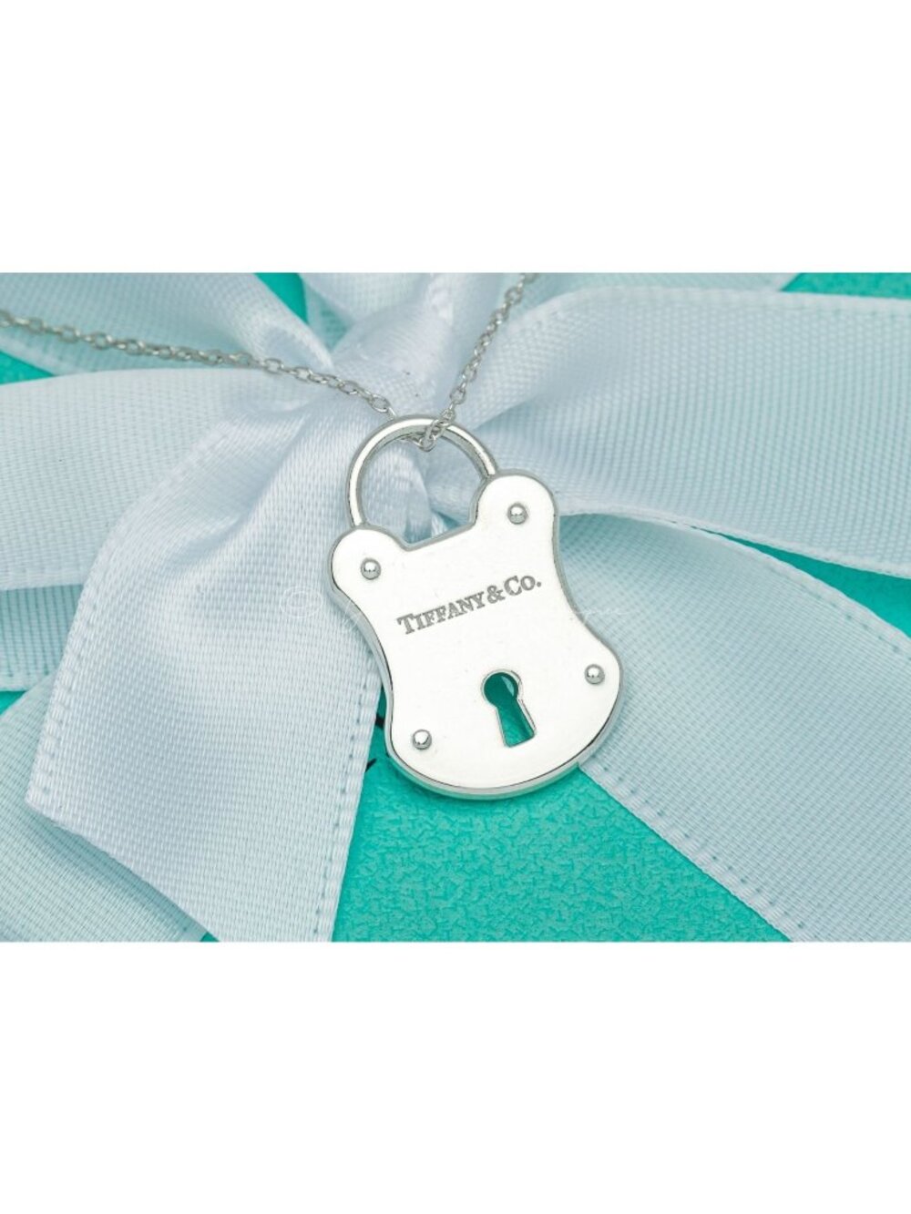 Tiffany & Co. Vintage Lock Necklace Crest Keyhole Pendant in Silver 16" Chain